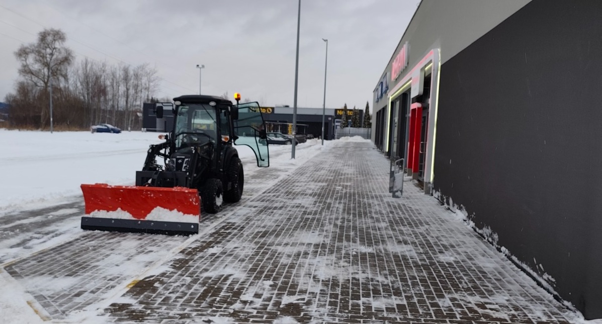 Odśnieżanie parkingów firmowych Maj-Mar.PL